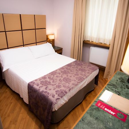 Hotel Giolli Nazionale Roma Esterno foto