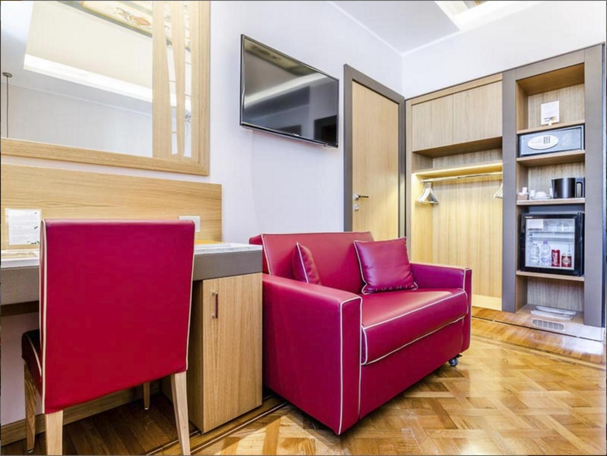 Hotel Giolli Nazionale Roma Esterno foto
