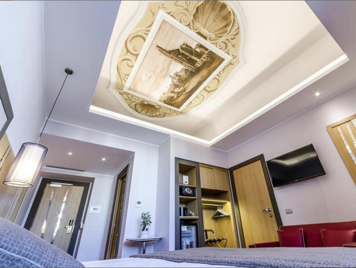 Hotel Giolli Nazionale Roma Esterno foto