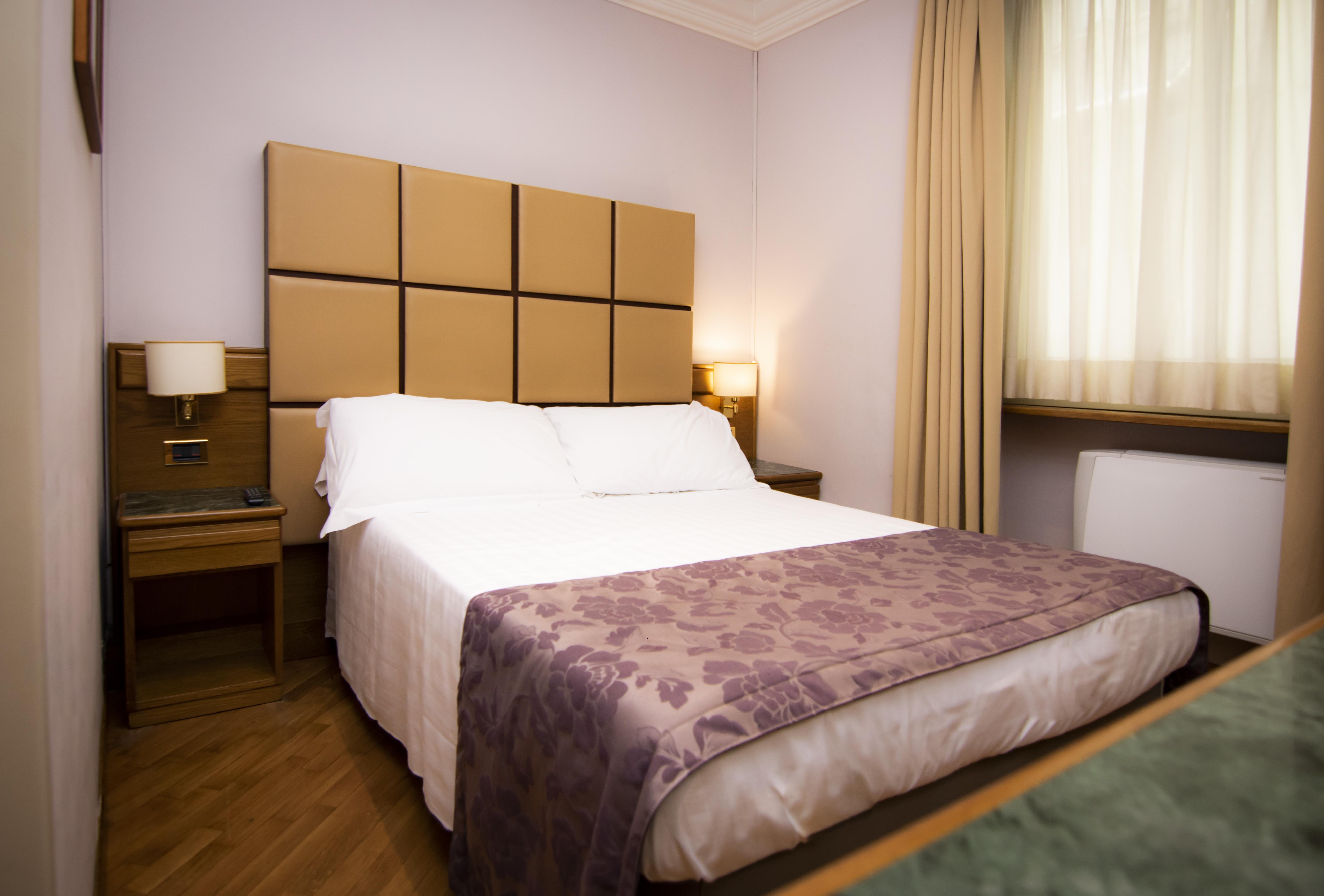 Hotel Giolli Nazionale Roma Esterno foto