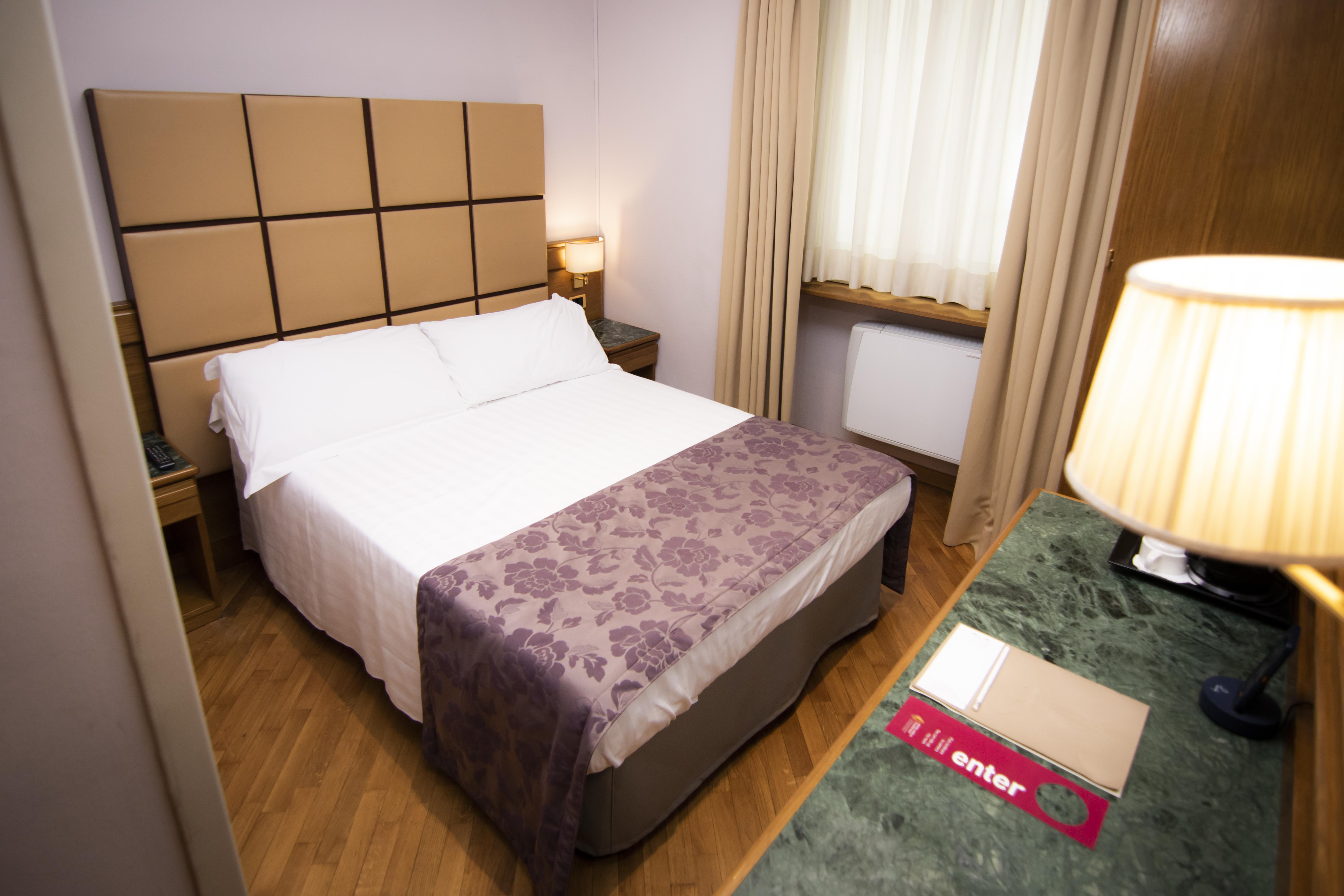 Hotel Giolli Nazionale Roma Esterno foto