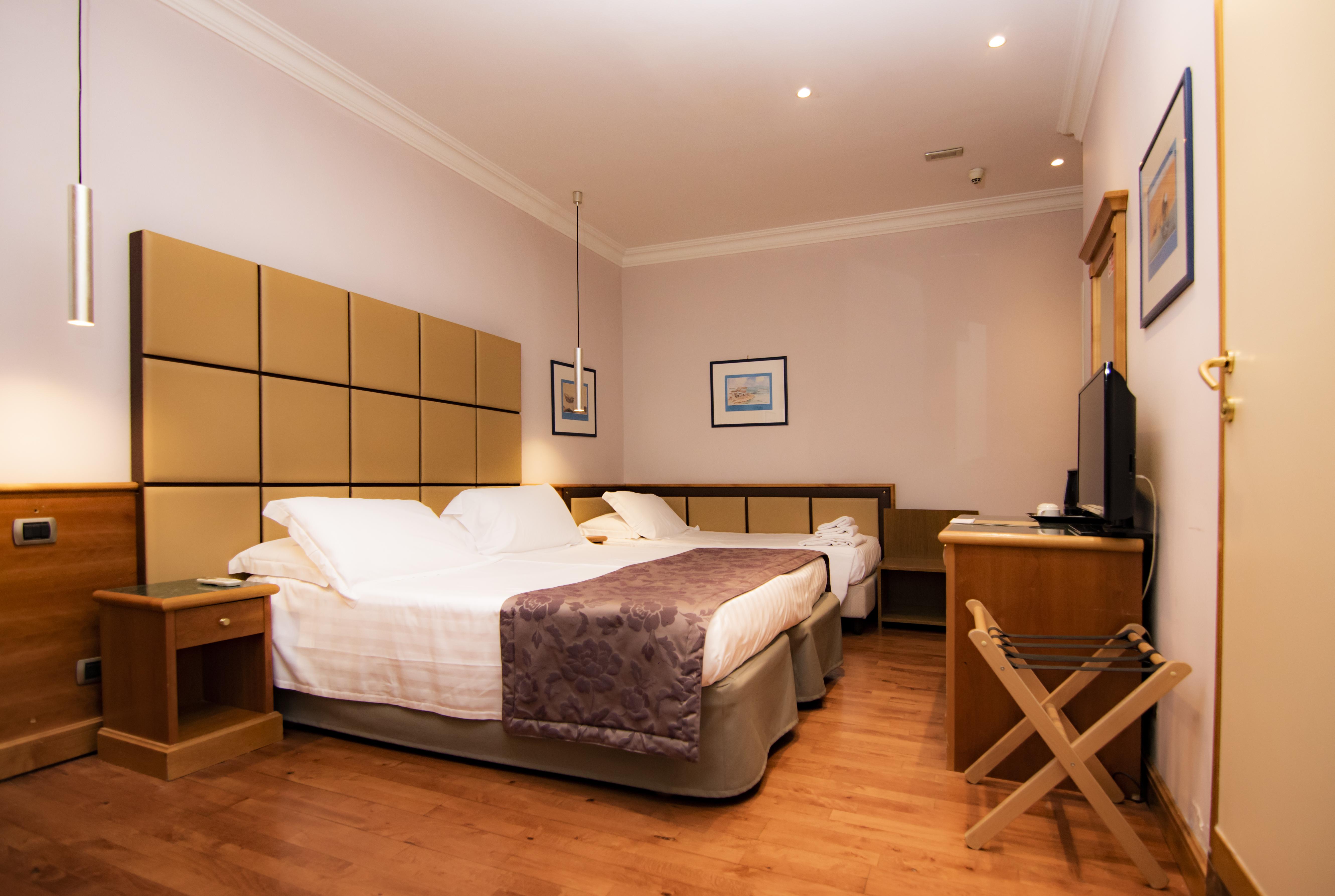 Hotel Giolli Nazionale Roma Esterno foto