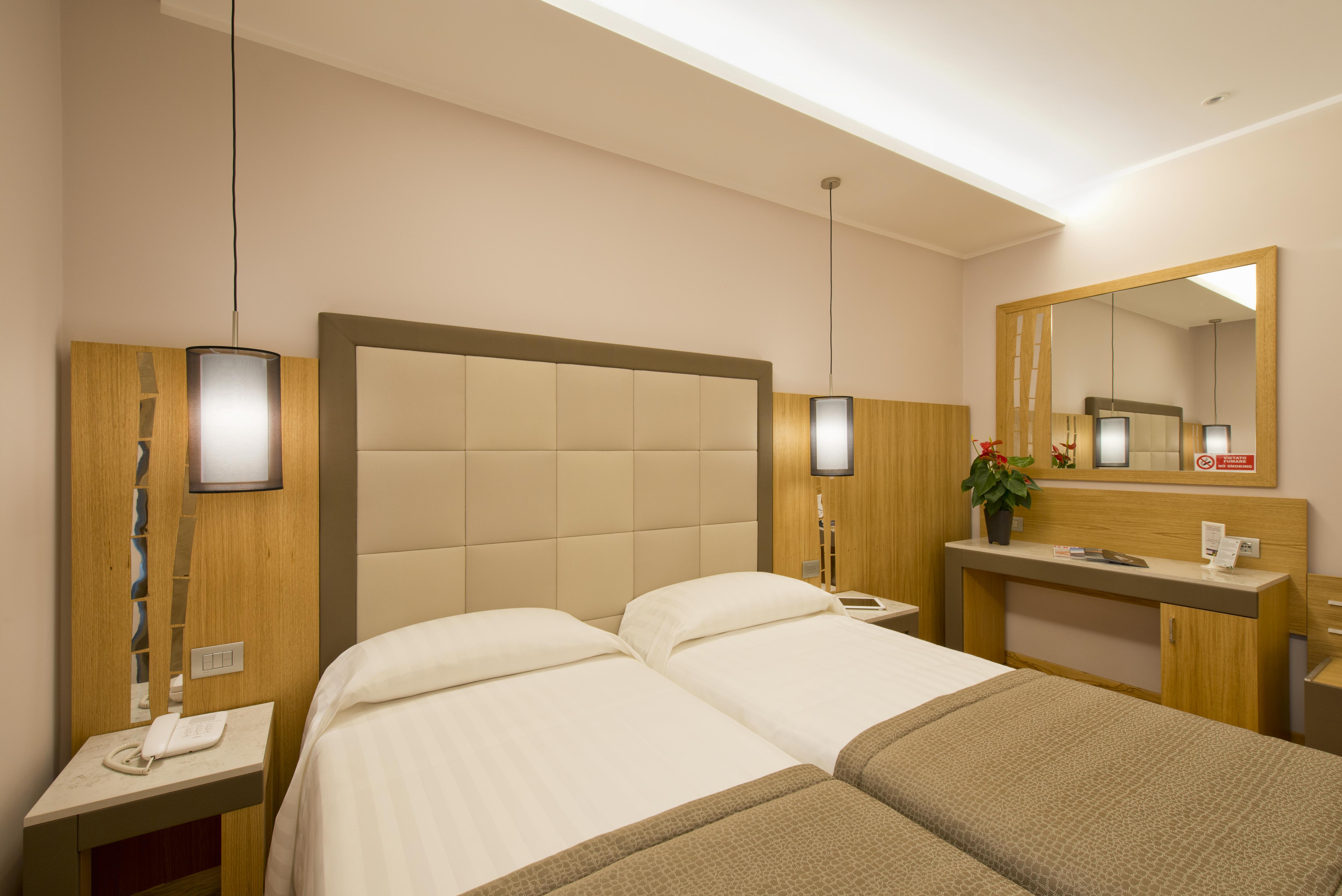 Hotel Giolli Nazionale Roma Esterno foto