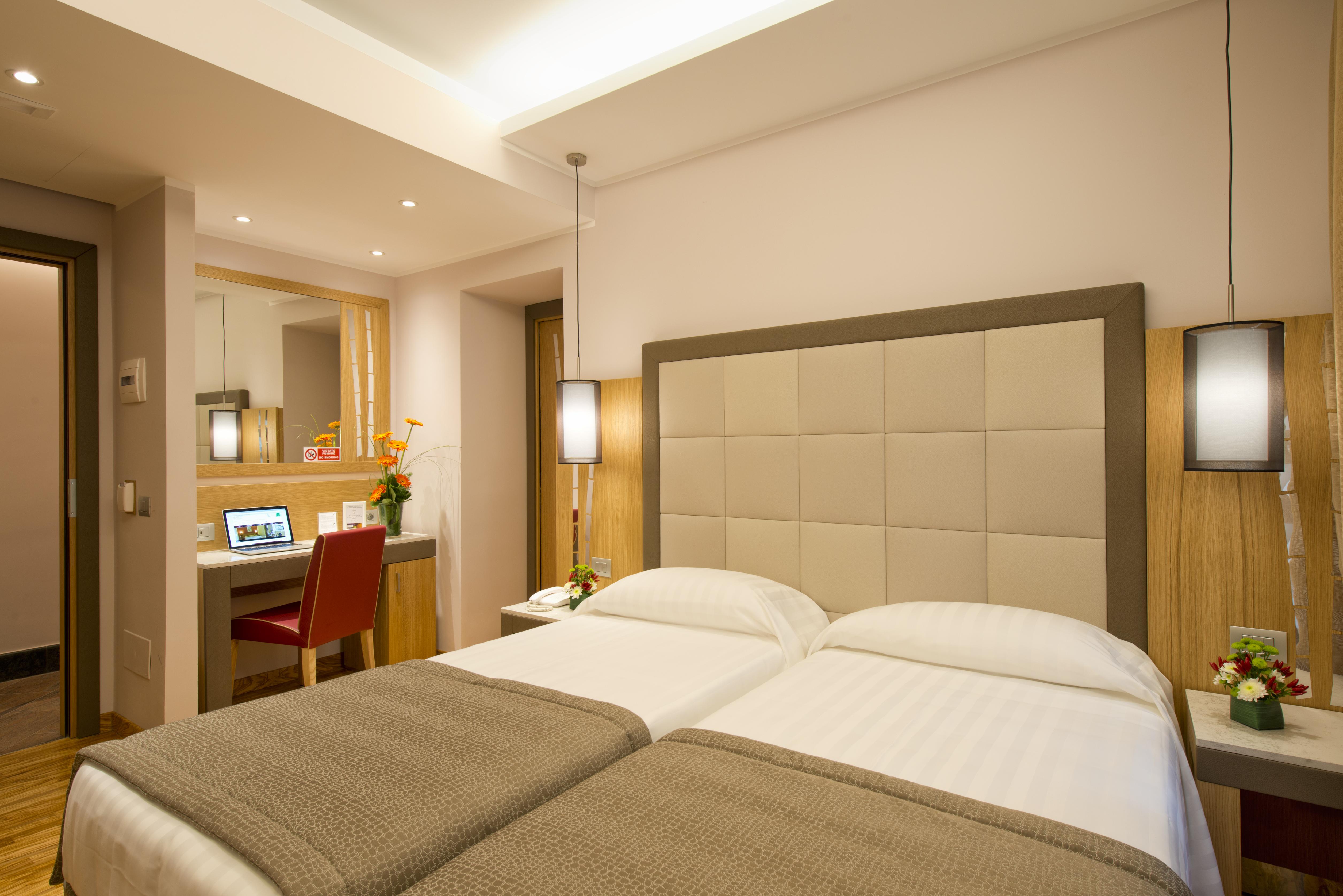Hotel Giolli Nazionale Roma Esterno foto