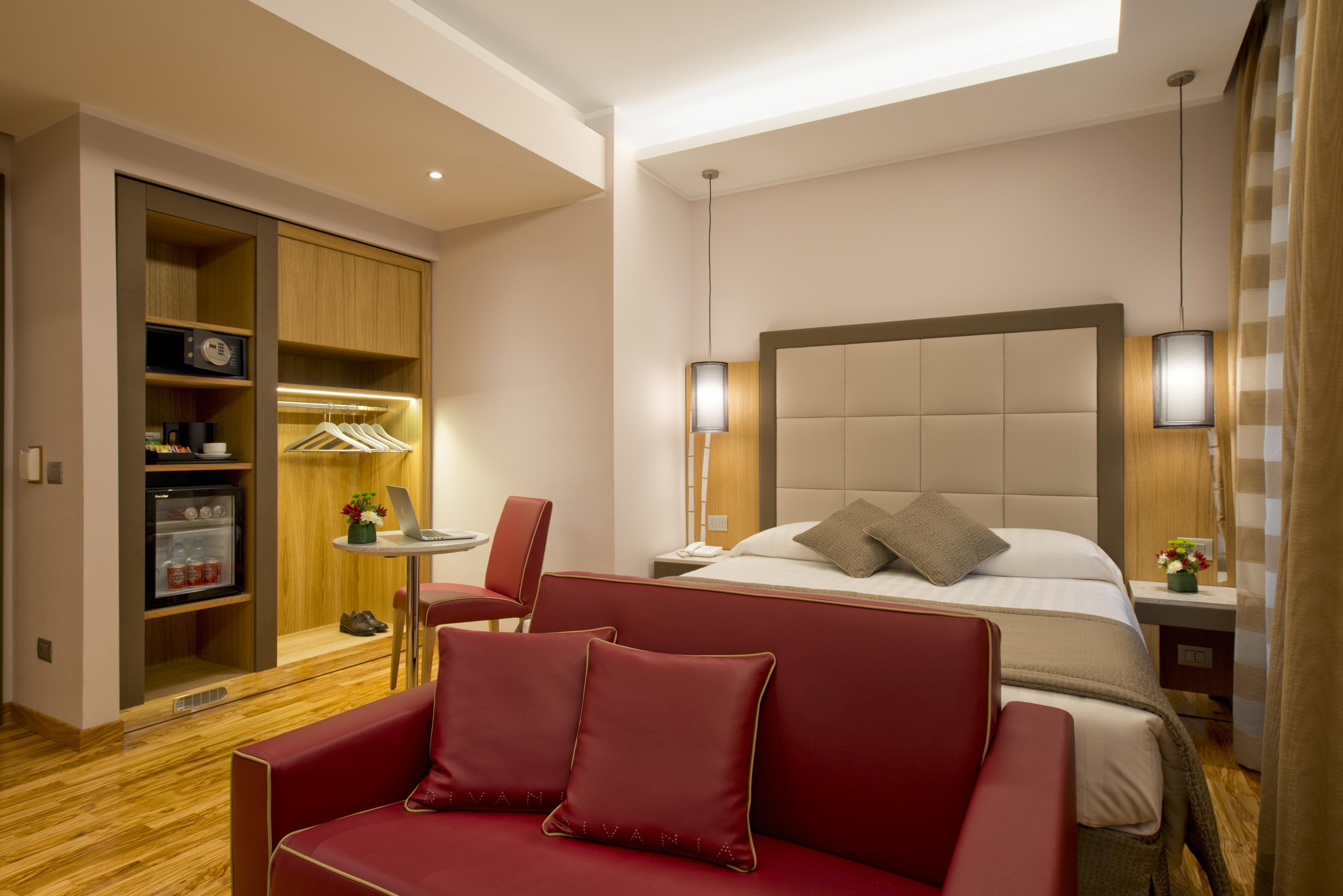 Hotel Giolli Nazionale Roma Esterno foto