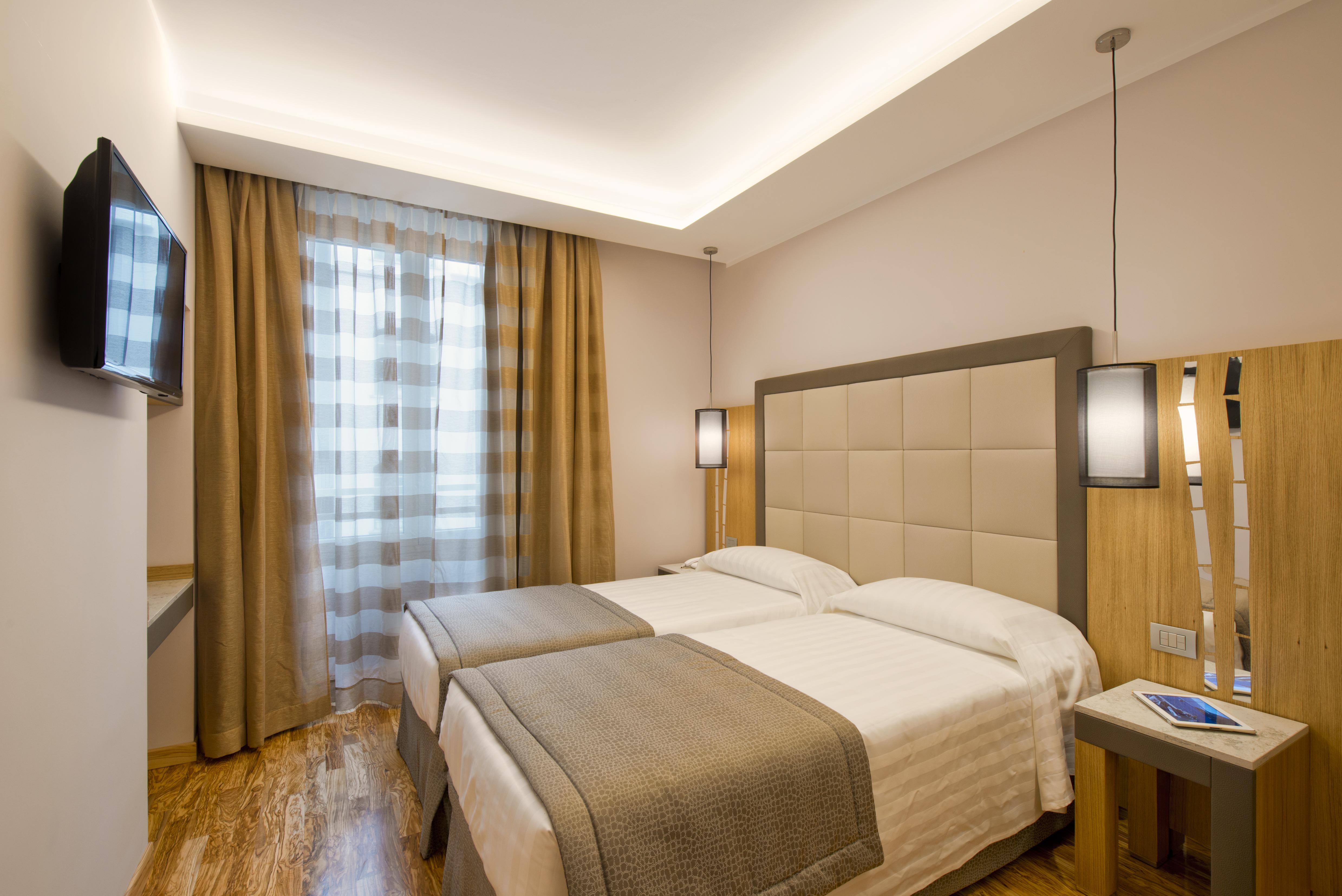Hotel Giolli Nazionale Roma Esterno foto