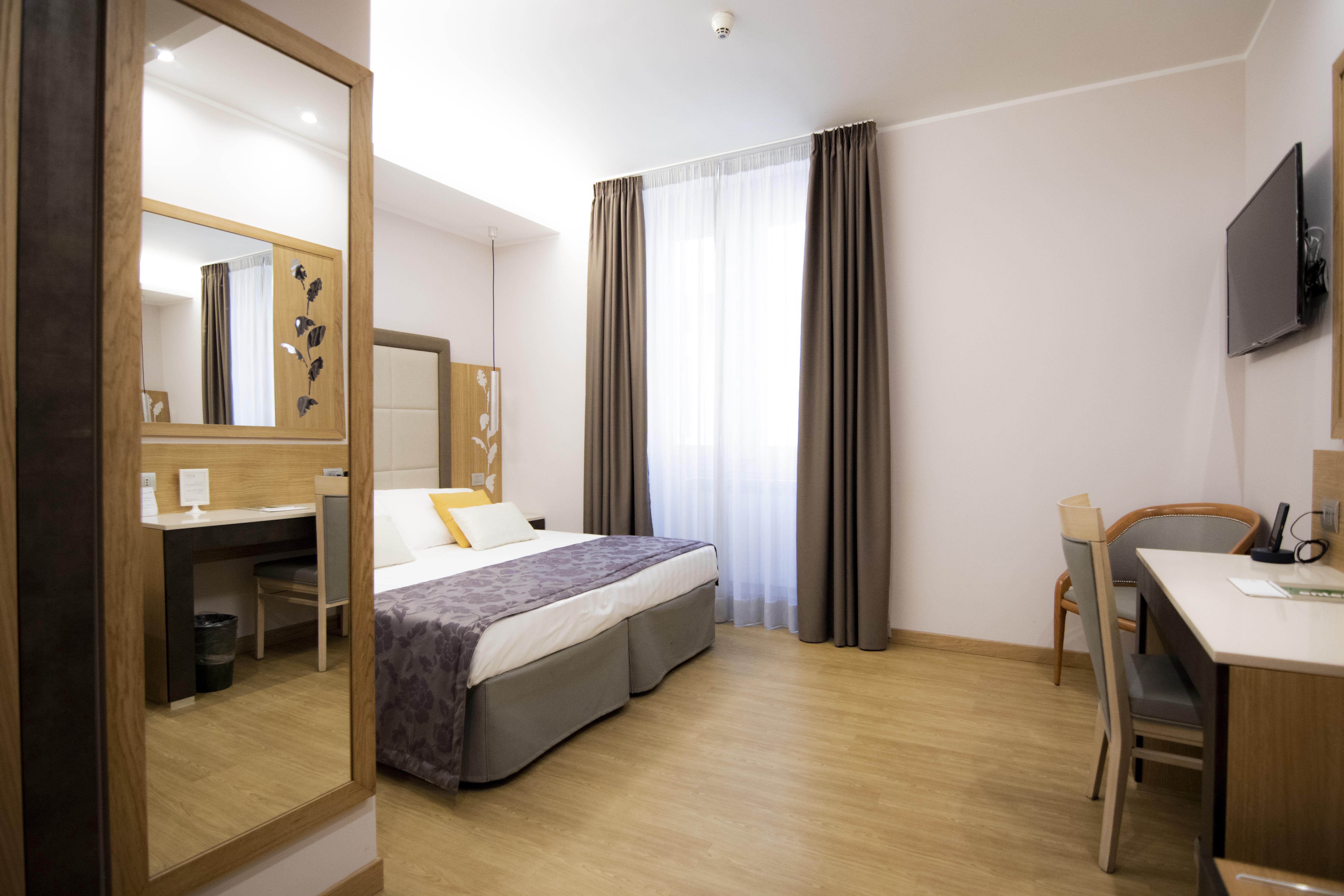 Hotel Giolli Nazionale Roma Esterno foto