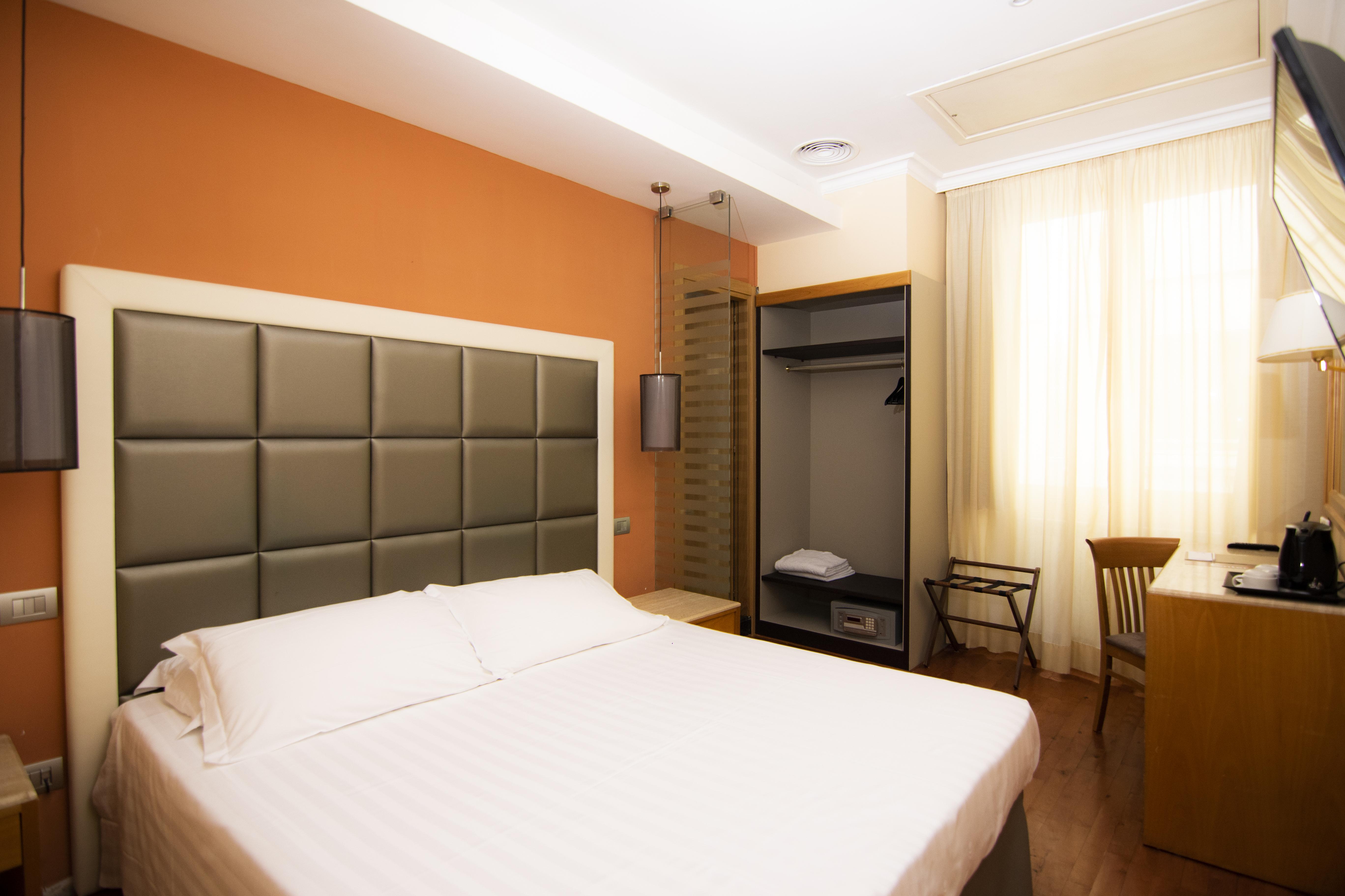 Hotel Giolli Nazionale Roma Esterno foto